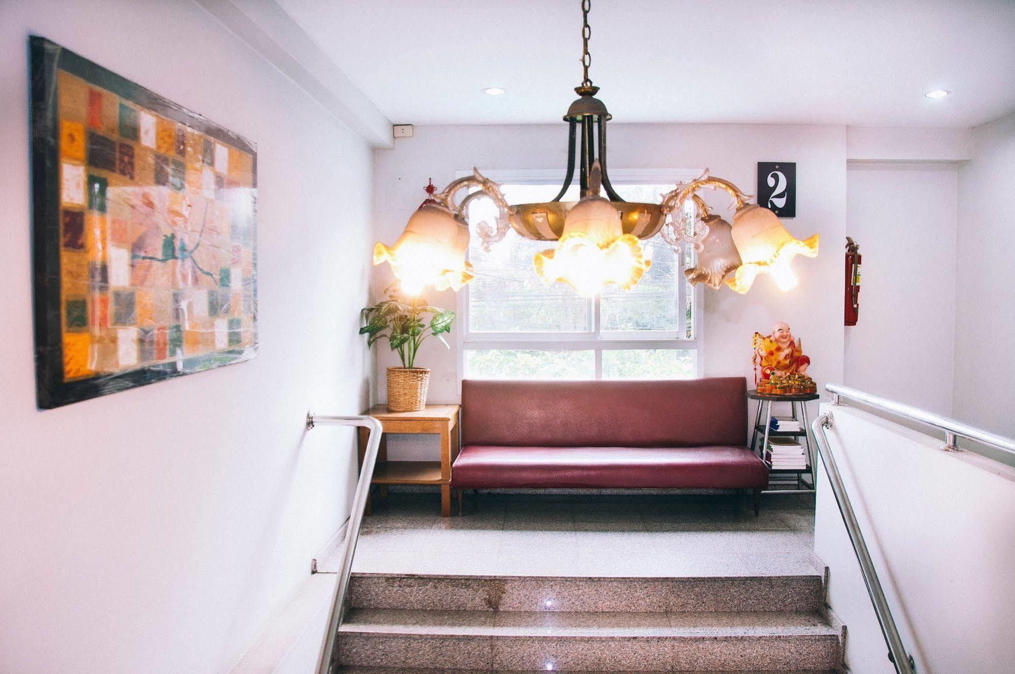 Golden House @ On-Nut Station Motel Bangkok Luaran gambar